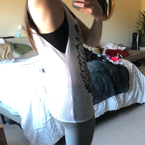 Graphic tank - Picture 3 of 5